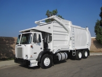 2006 Autocar Xpeditor with Wittke Starlight 40yd Front Loader Refuse Truck