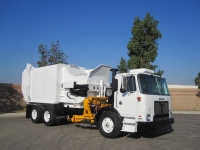 2010 Autocar ACX with Dadee Mfg Scorpion 27yd Automated Side Loader Refuse Truck