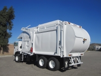 2015 Mack MRU with McNeilus Atlantic 40yd CNG Front Loader Refuse Truck