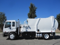 2006 Isuzu FTR with Bridgeport Ranger 12 Yard Side Load Refuse Truck