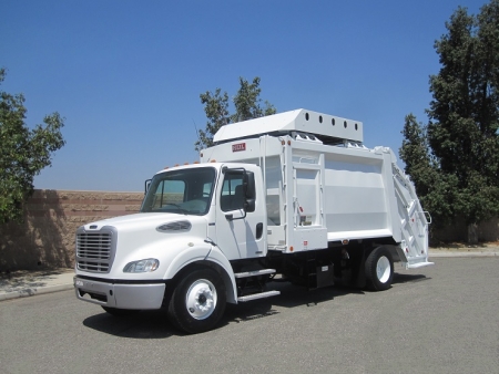 2013 Freightliner M2 CNG with Heil PT1000 20 Yard Rear Loader Refuse Truck