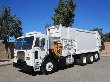 2012 Peterbilt 320 with Curbtender 31yd Automated Side Loader Refuse Truck