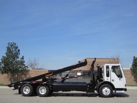 2006 Freightliner Condor CNG with Amrep Roll Off Truck