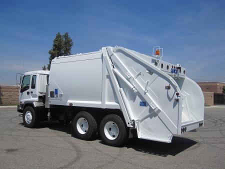 2008 GMC T8500 with Leach Alpha-III 20 Yard Rear Load Refuse Truck