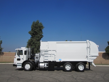 2009 Autocar Xpeditor with Wayne Curbtender 27yd Automated Side Loader Refuse Truck