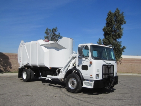 2007 Autocar Xpeditor with Heil Liberty 24yd Automated Side Loader Refuse Truck