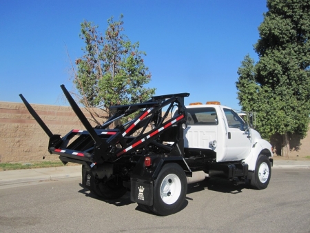 2000 Ford F650 with K-Pac Container Delivery Unit (CDU) Refuse Truck