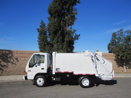 2000 GMC W4500 with Wayne Super Series 6 Yard Rear Load Refuse Truck