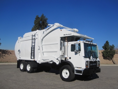 2015 Mack MRU with McNeilus Atlantic 40yd CNG Front Loader Refuse Truck