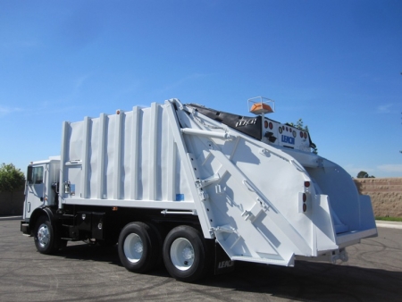 2003 Mack MR688 with Leach 2R-II Rear Load Refuse Truck