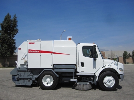 2006 Elgin Broom Bear Street Sweeper