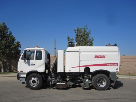 2008 Elgin Whirlwind Street Sweeper on UD3300 Chassis