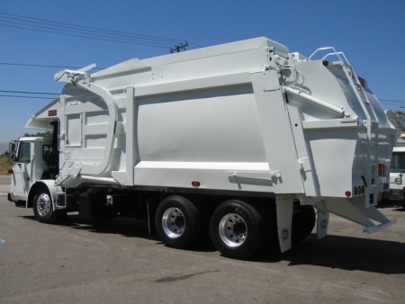 2002 Volvo CNG with Heil 40yd Front Loader Refuse Truck