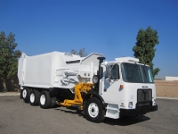 2010 Autocar ACX with Dadee Mfg Scorpion 33yd Automated Side Loader Refuse Truck