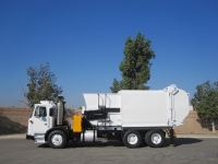 2010 Autocar ACX with Dadee Mfg Scorpion 27yd Automated Side Loader Refuse Truck