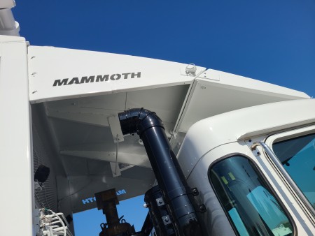 2018 Peterbilt 520 with New Way Mammoth 40yd CNG Front Loader Refuse Truck