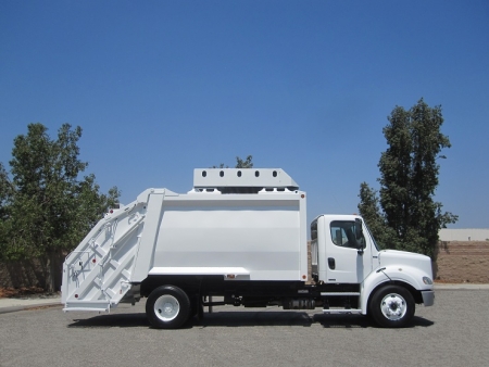 2013 Freightliner M2 CNG with Heil PT1000 20 Yard Rear Loader Refuse Truck