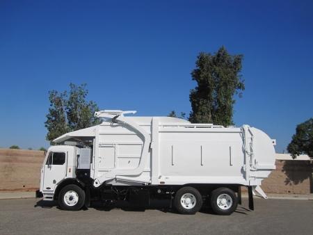 2014 Peterbilt 320 with Curbtender Titan 40yd Front Loader Refuse Truck