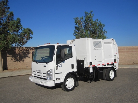 2014 Isuzu NQR with Heil Retriever Satellite 6yd Side Loader Refuse Truck