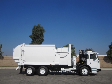 2009 Autocar Xpeditor with Wayne Curbtender 27yd Automated Side Loader Refuse Truck