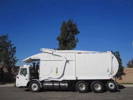 2007 Autocar Xpeditor LNG with New Way Mammoth 40 Yard Front Loader Refuse Truck