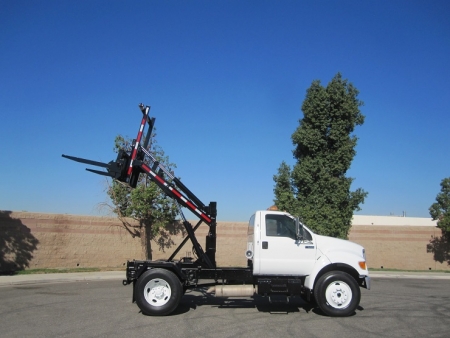 2000 Ford F650 with K-Pac Container Delivery Unit (CDU) Refuse Truck