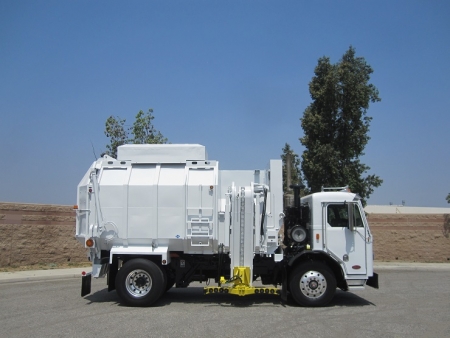 2009 Peterbilt 320 CNG with Amrep 18yd Automated Side Loader Refuse Truck