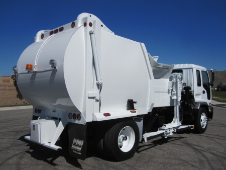 2006 Isuzu FTR with Bridgeport Ranger 12 Yard Side Load Refuse Truck