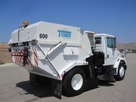 2004 Tymco 600 BAH (Broom Assist Head) Regenerative Air Street Sweeper