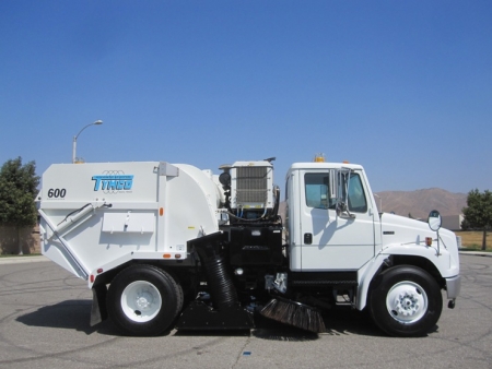 2004 Tymco 600 BAH (Broom Assist Head) Regenerative Air Street Sweeper