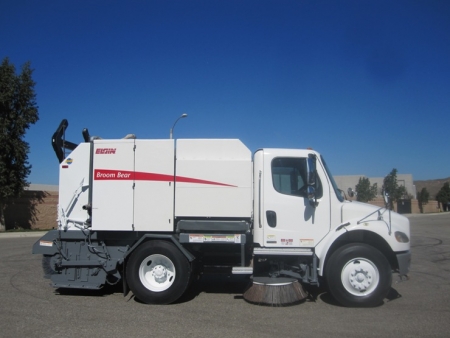 2007 Elgin Broom Bear Street Sweeper