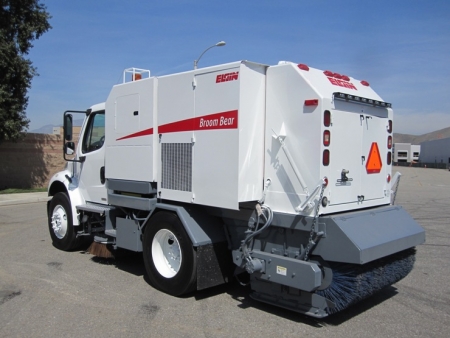 2006 Elgin Broom Bear Street Sweeper